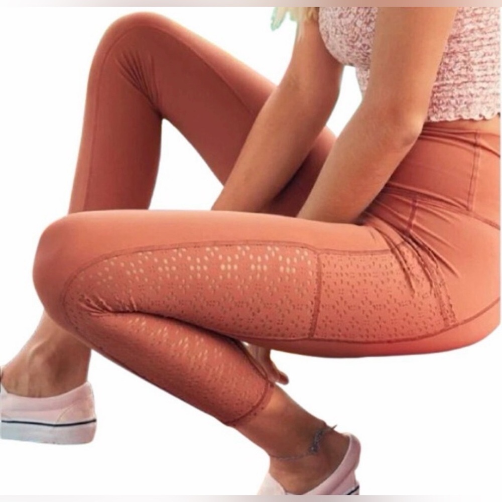 Aerie Chill Play Move High-Waisted 7/8 Leggings in Terracotta Size Medium
